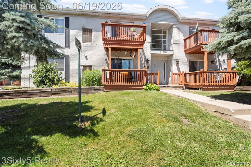 1754 Fort Street — photo