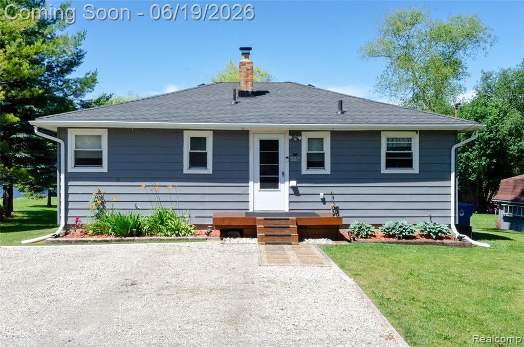 337 Lansing Drive — photo