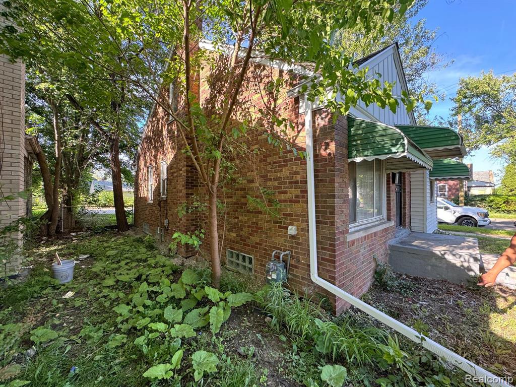 Home in Detroit, MI 48205 — photo 3
