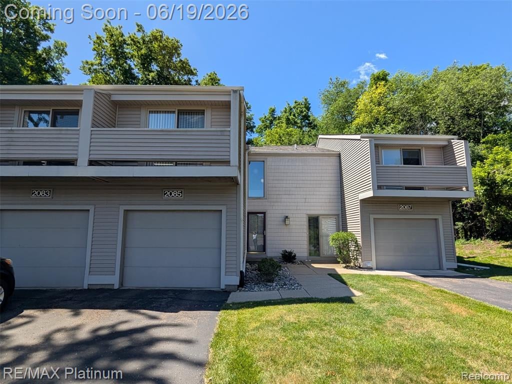 2085 Fox Hollow Drive — photo