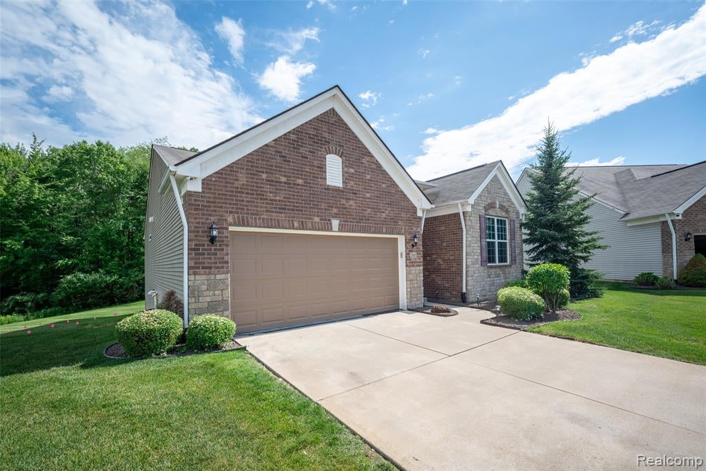 292 Bryce Court — photo