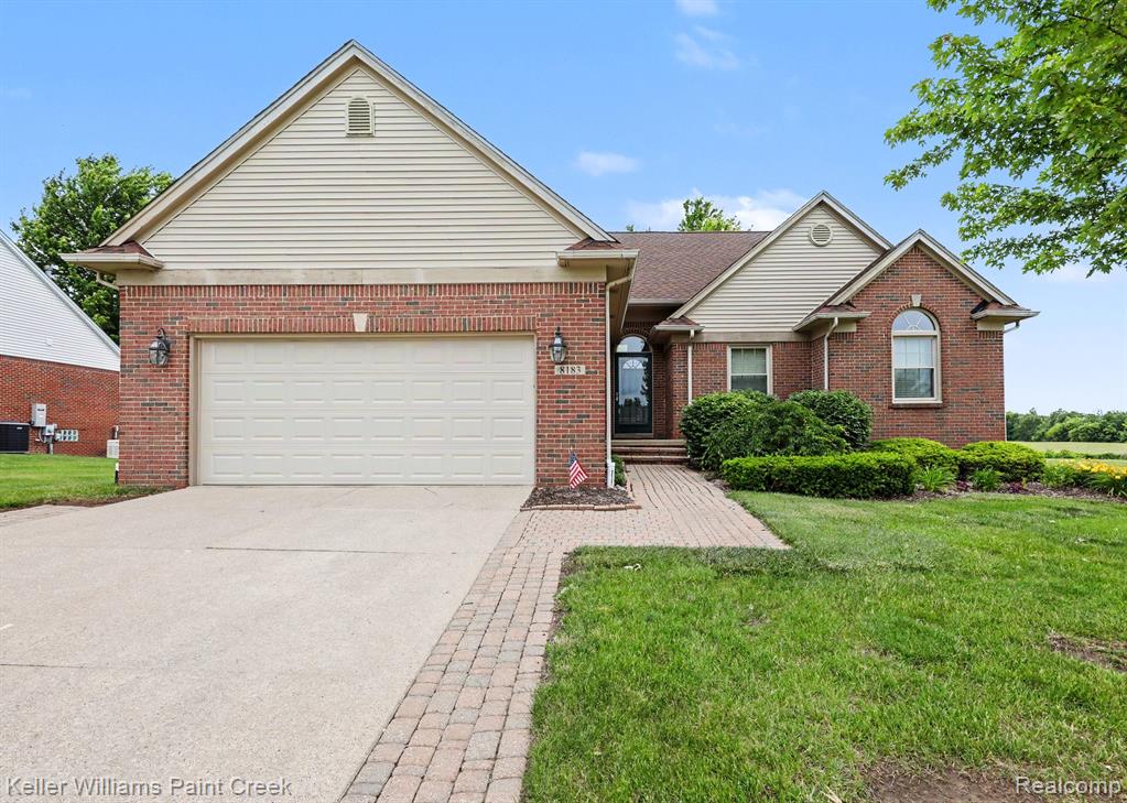 8183 Prestwick Lane — photo