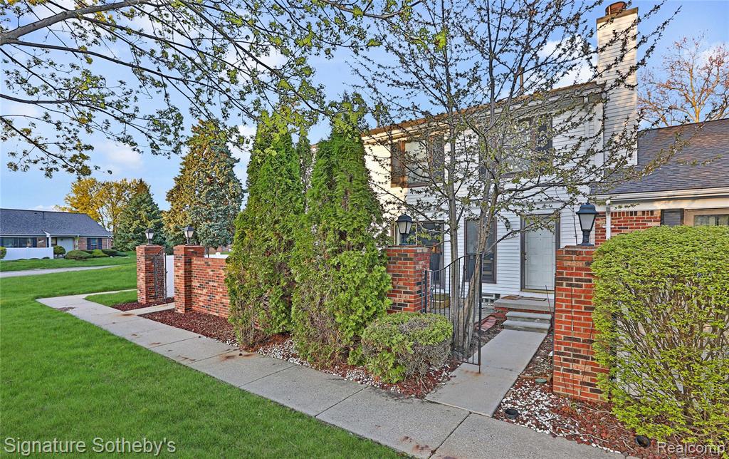 38730 Golfview Drive — photo