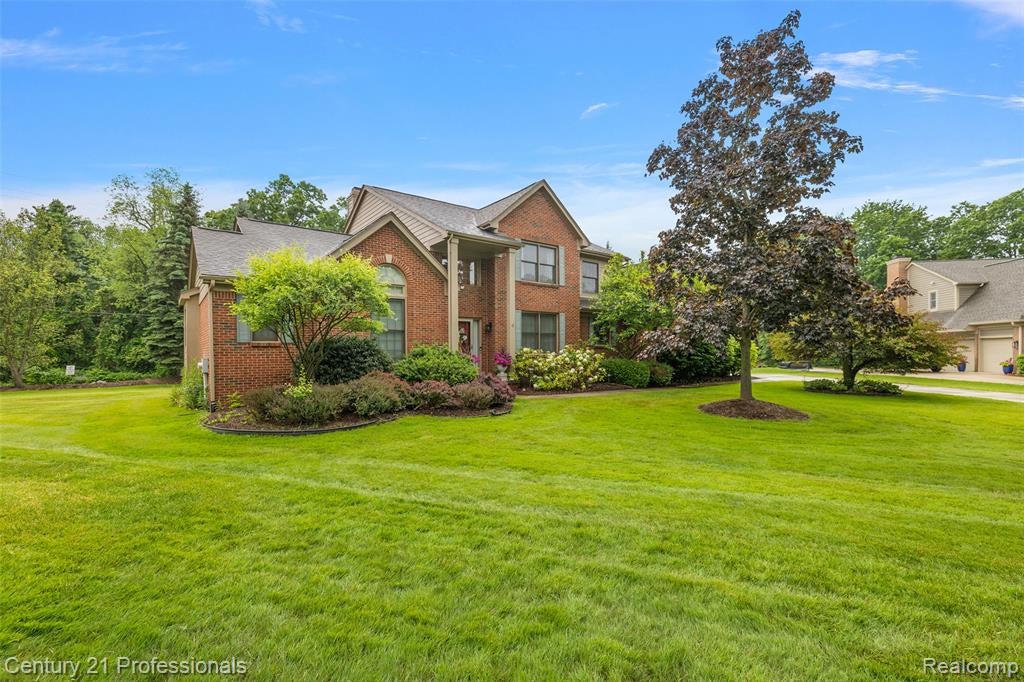 8117 Remington Court — photo