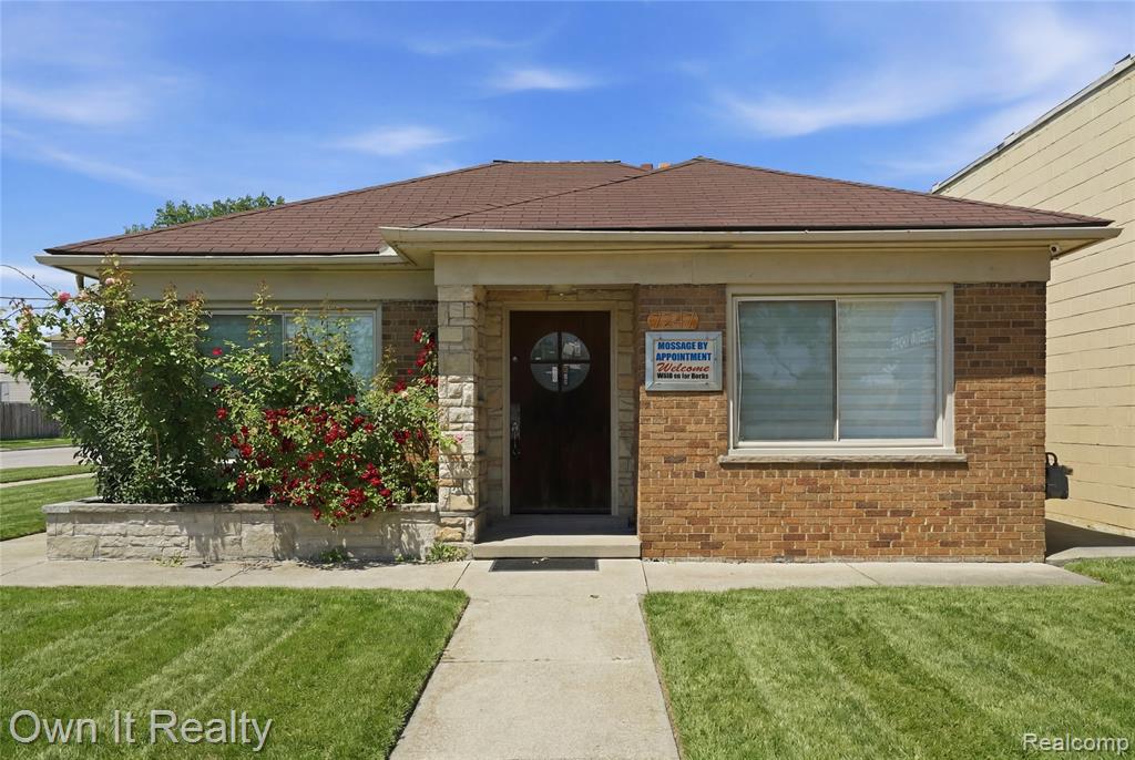 7247 Schaefer Road — photo
