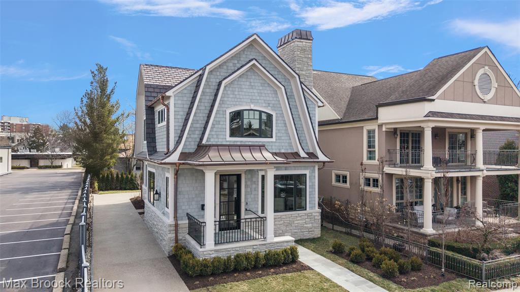 535 Henrietta Street — photo