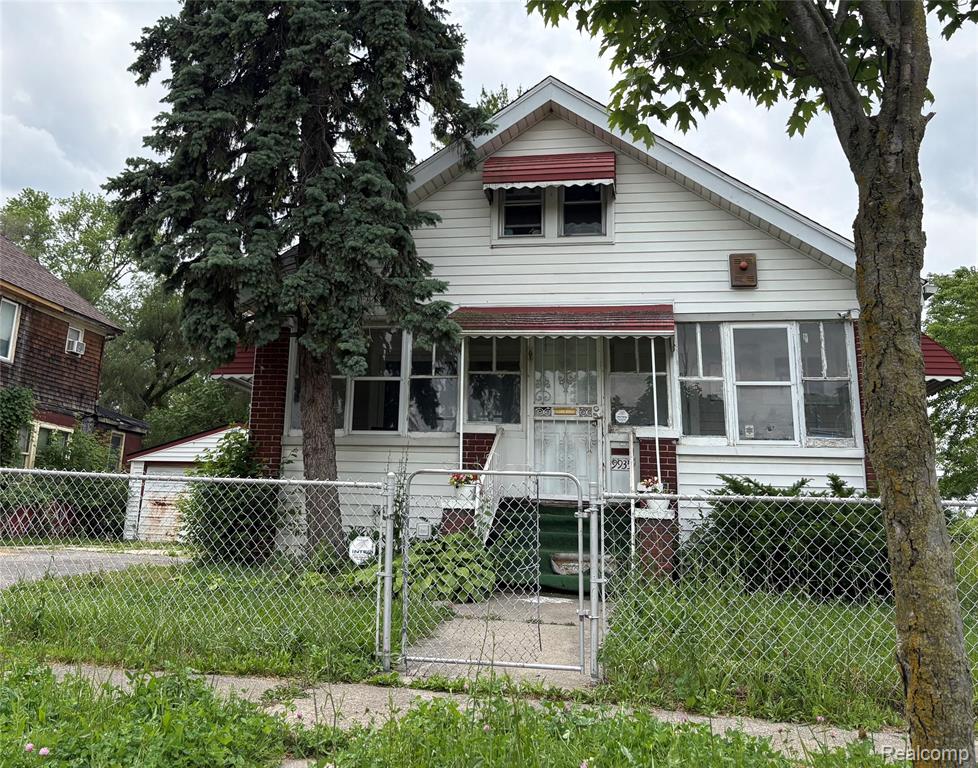 9935 Broadstreet Avenue — photo
