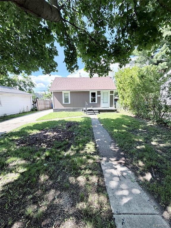 8661 Dodge Avenue — photo