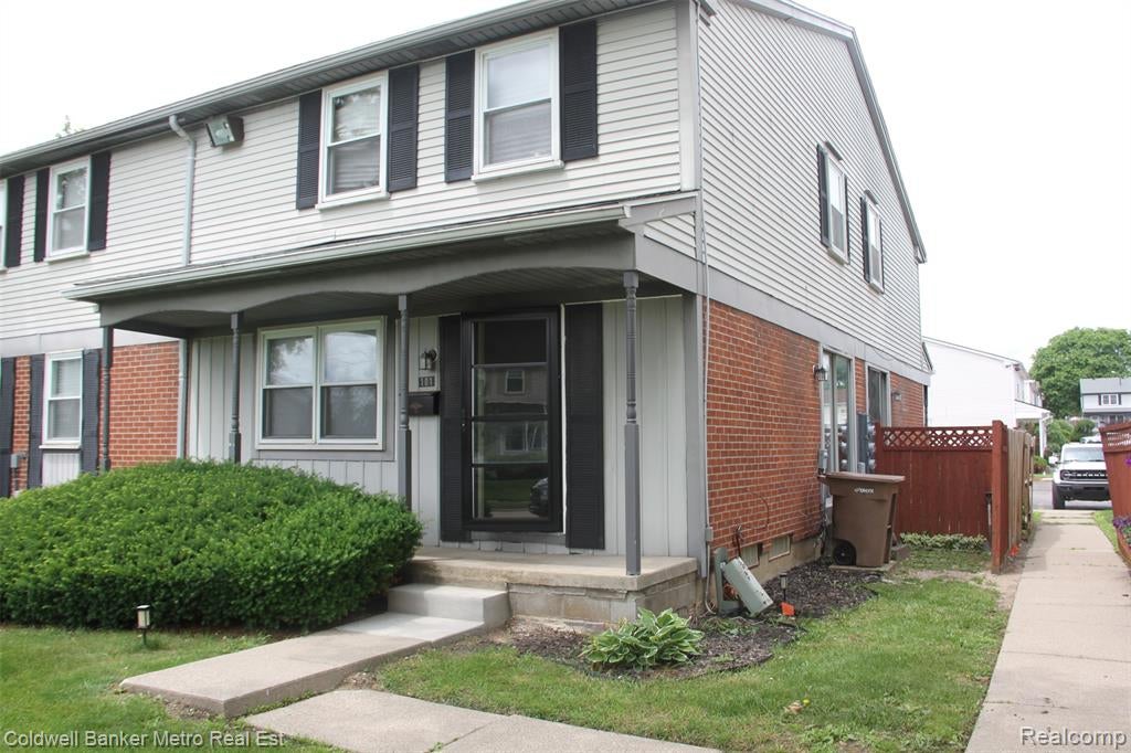 101 Beechwoode Lane — photo