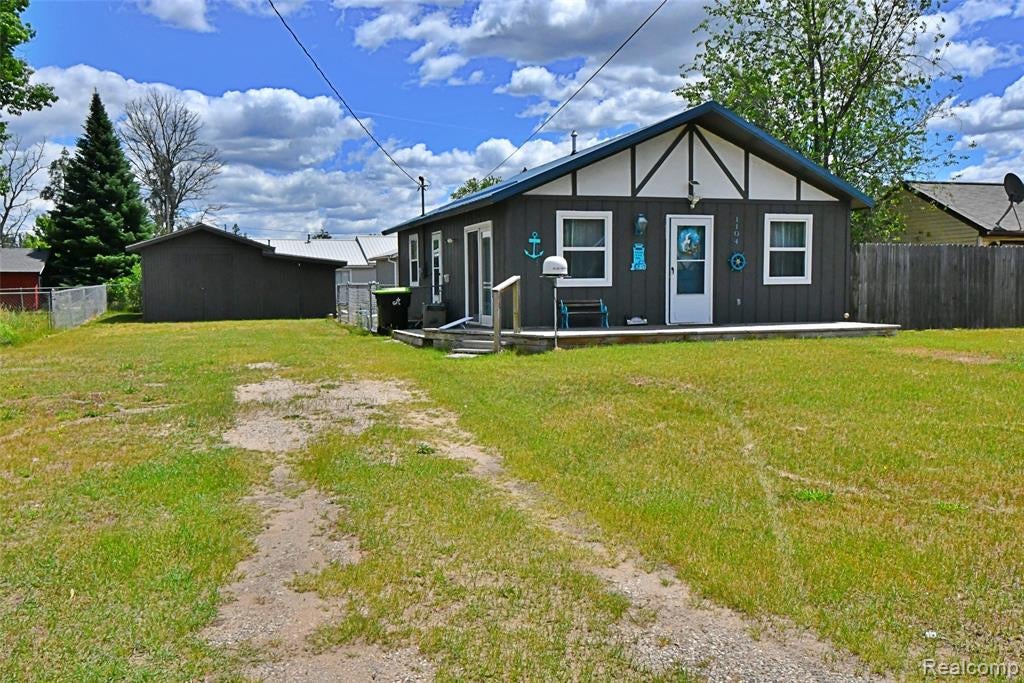 1104 Tanglewood Drive — photo