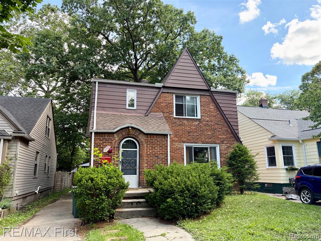 383 W Chesterfield Street — photo