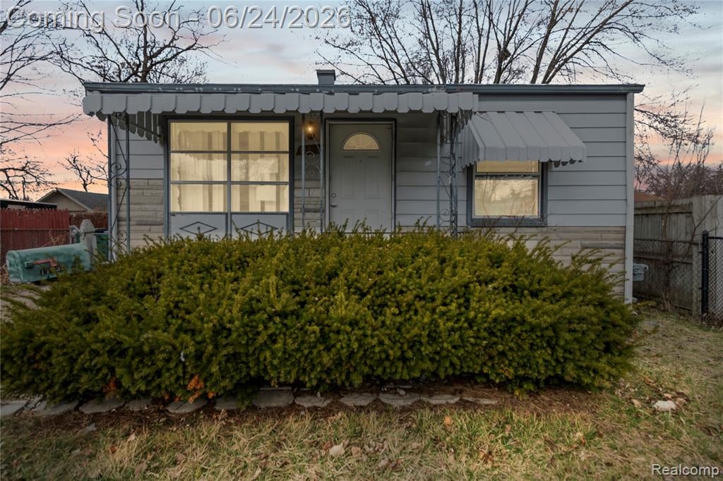11033 Continental Avenue — photo