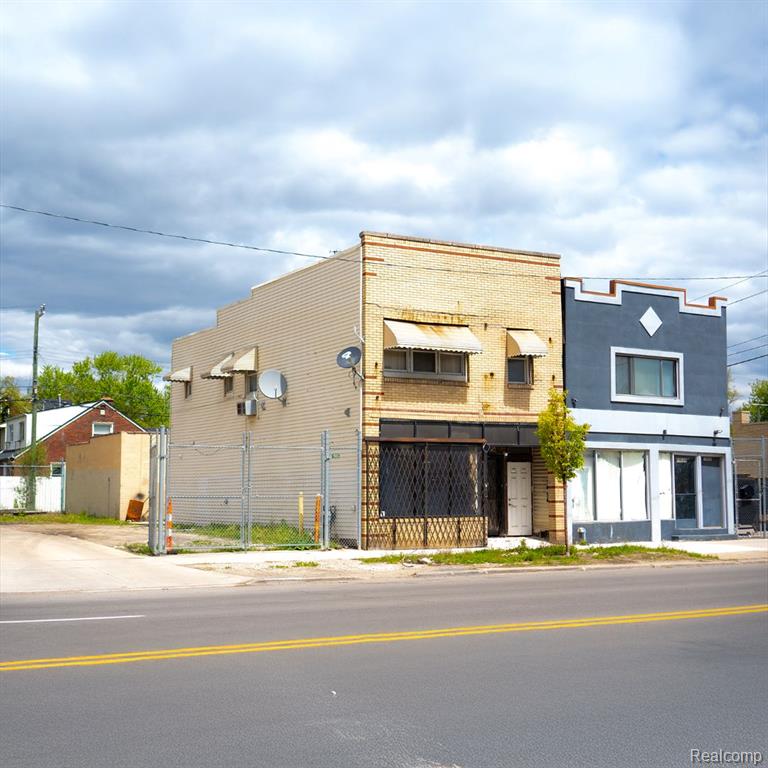 19510 W Warren Avenue — photo