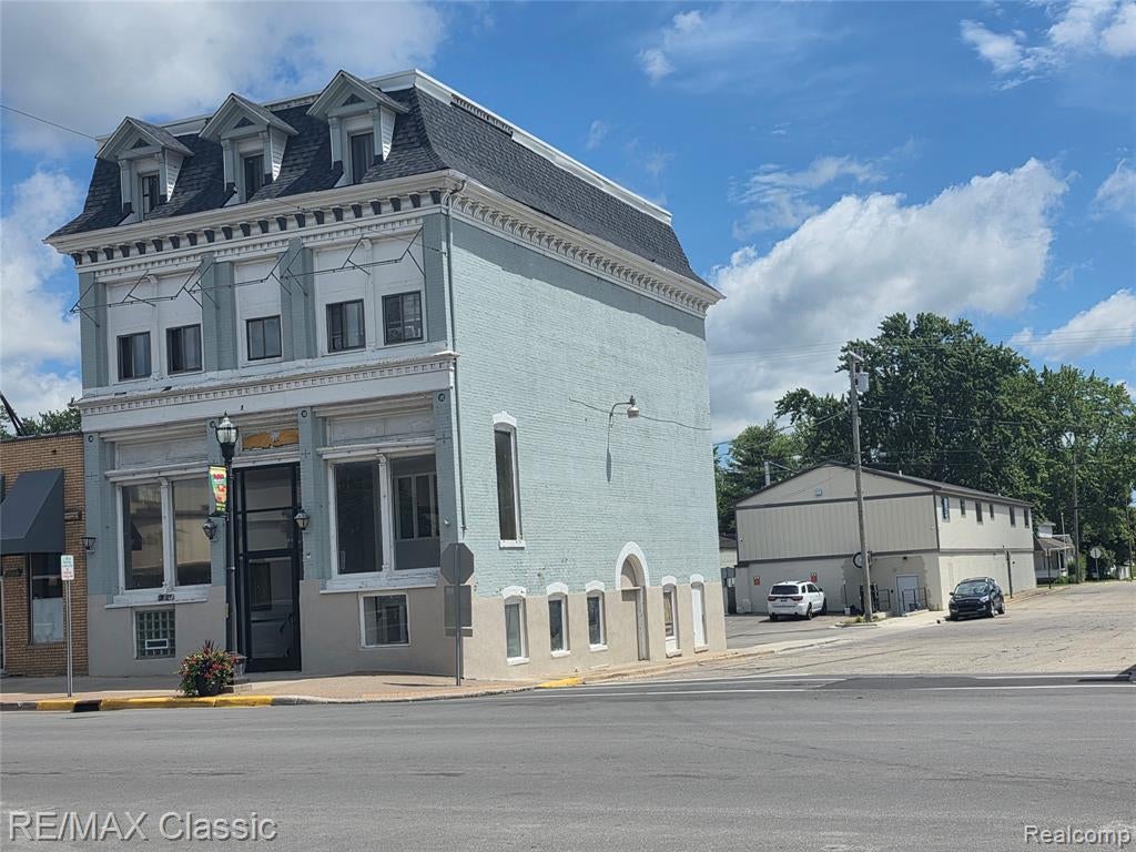 69206 N Main Street — photo