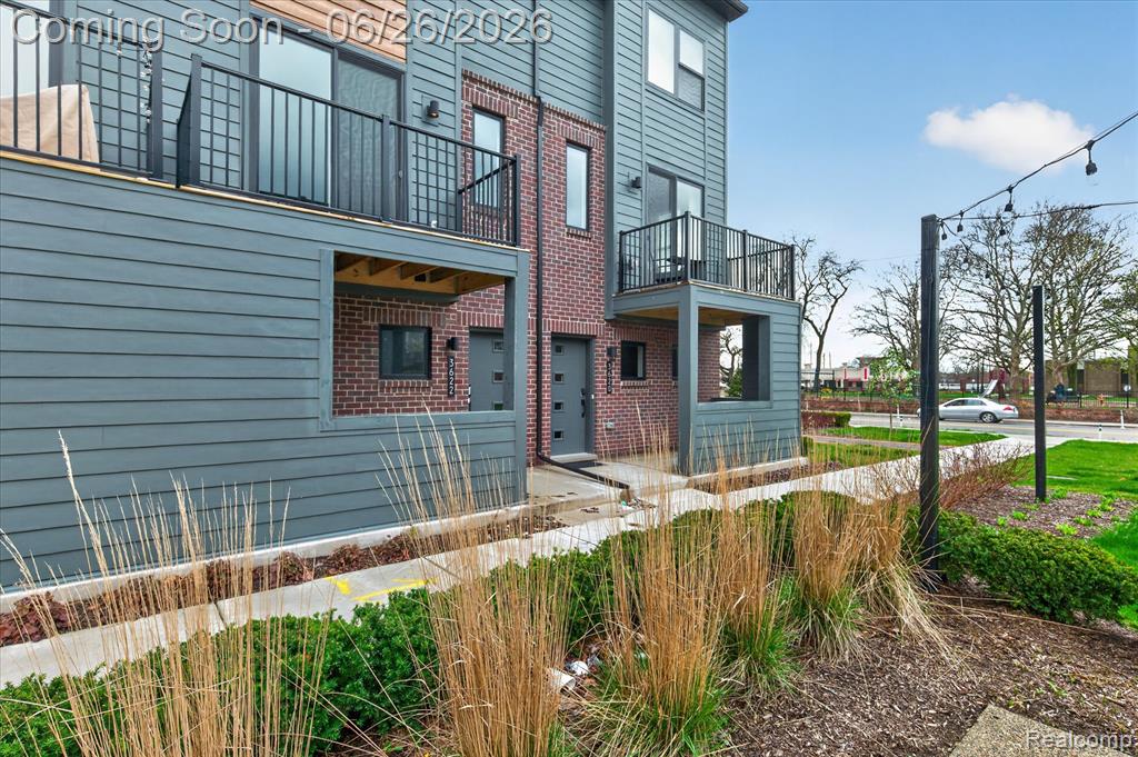 3622 Trumbull 9 — photo