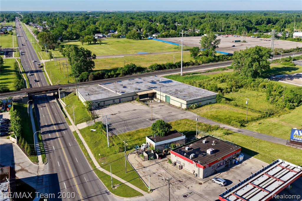 3000 Middlebelt Road — photo