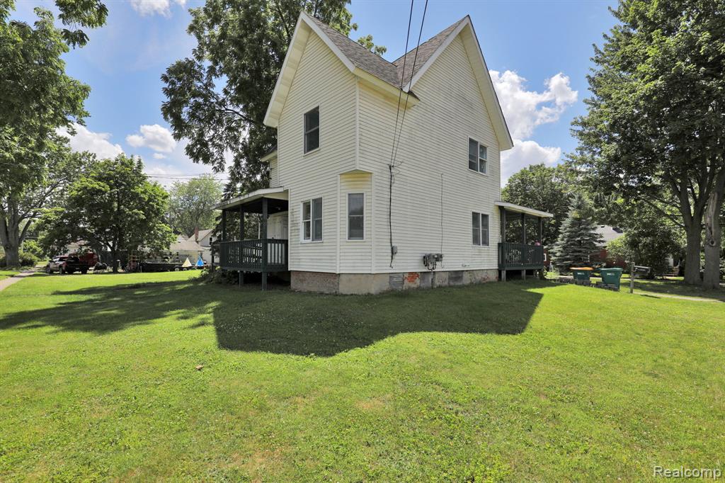 105 N Scougle Street — photo