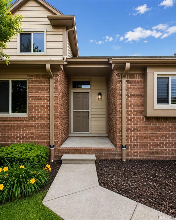 17014 Country Ridge Lane, Macomb, MI 48044 — photo 2