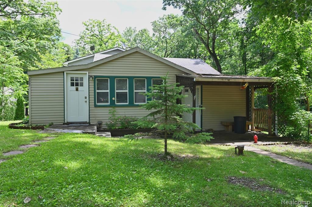 3057 Hillside Drive — photo