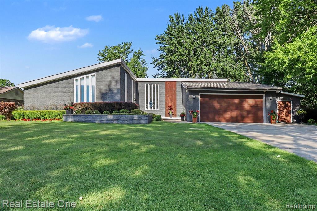 310 Pine Tree Rd Road — photo