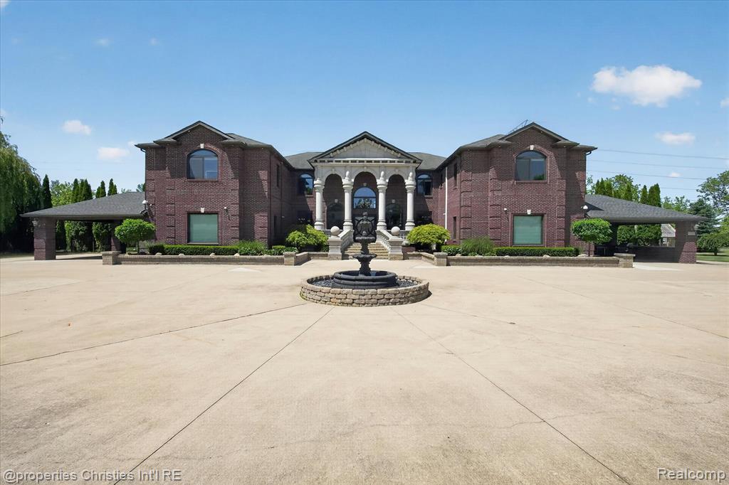 6223 Valleyfield Drive — photo