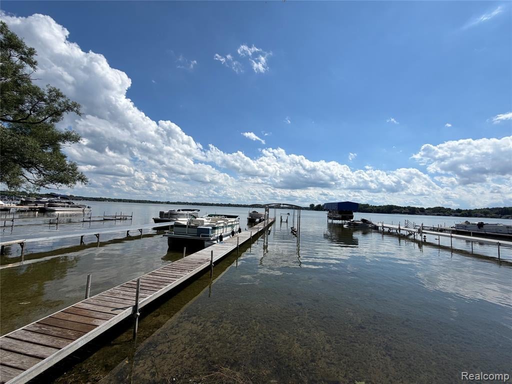 561 E Walled Lake Drive — photo
