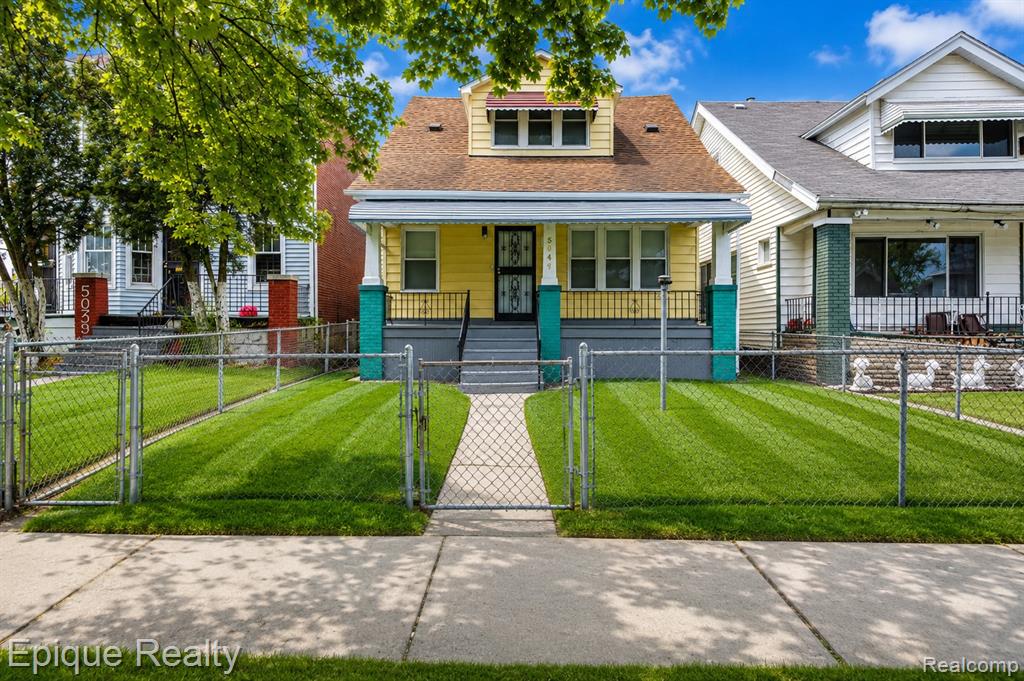 5045 Fairview Street — photo