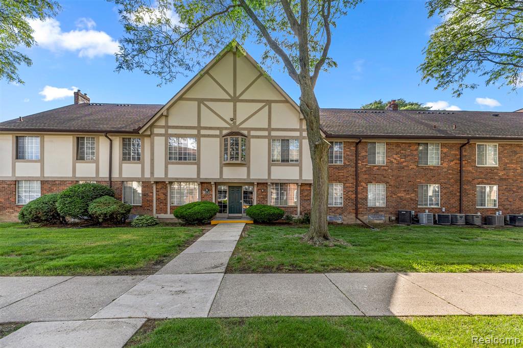30220 Southfield Road — photo