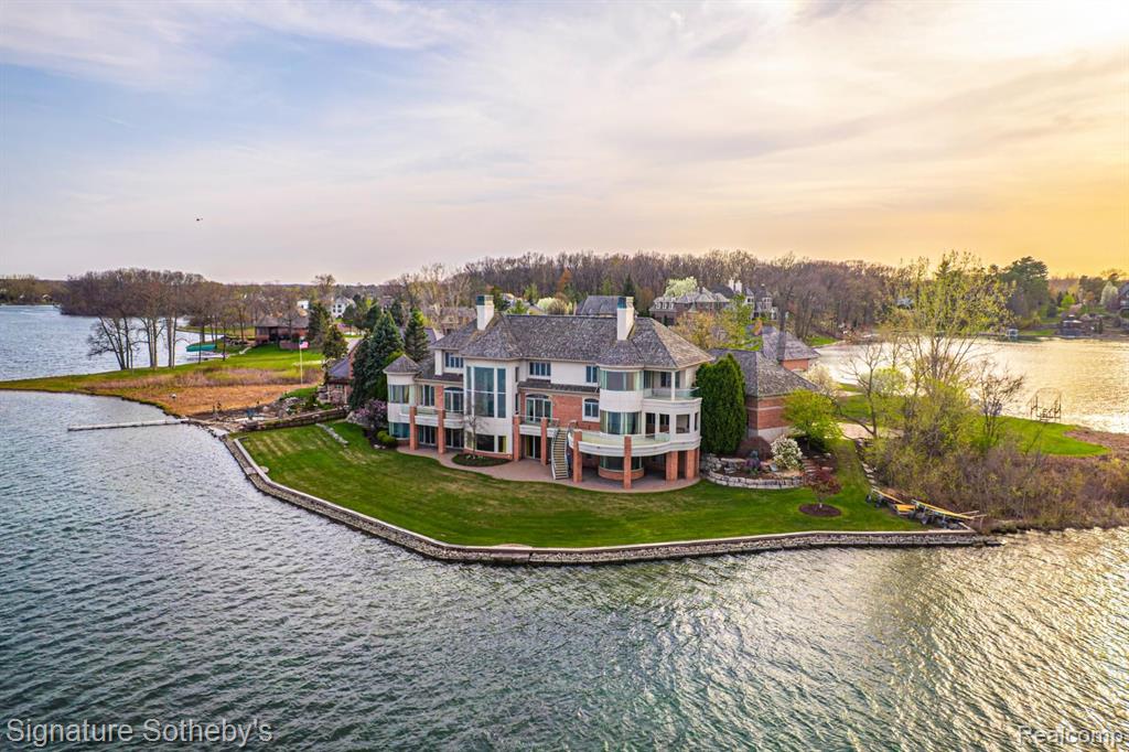 82 Chateaux Du Lac — photo