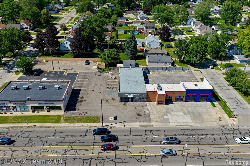 28022 Ford Road — photo