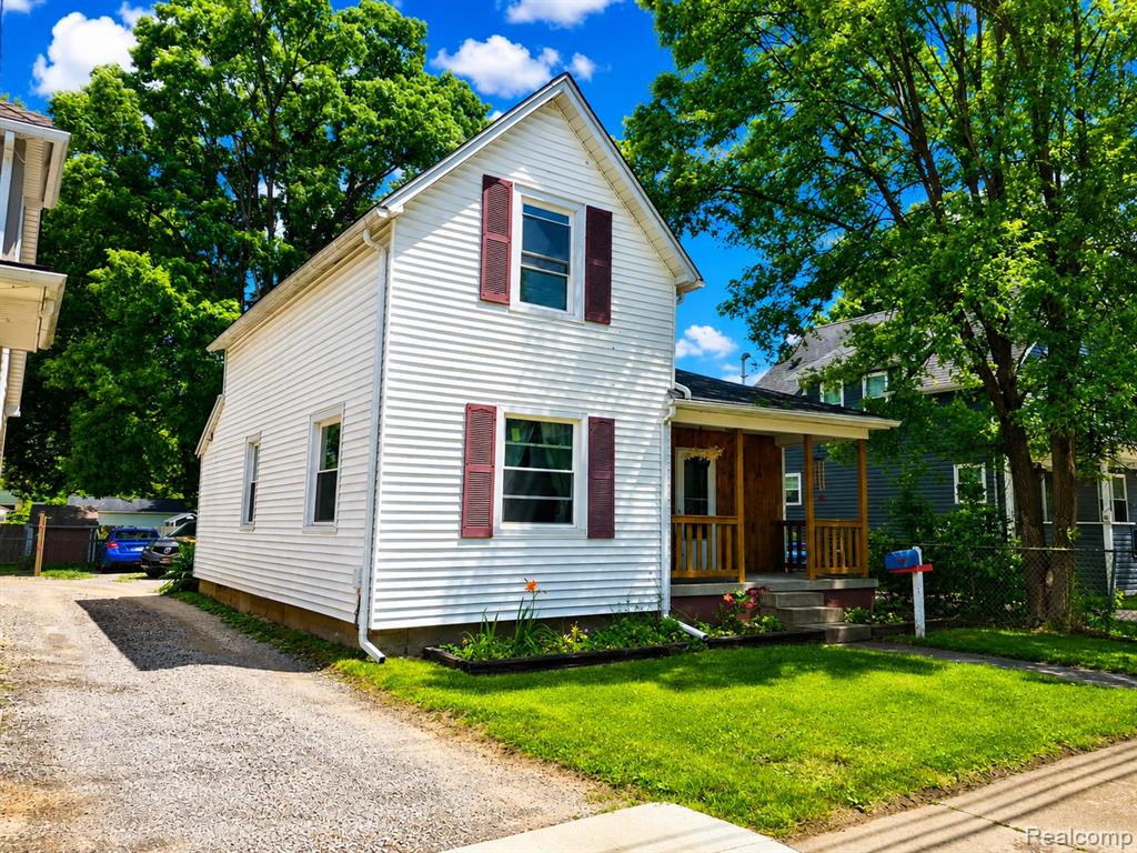 604 N Oak Street — photo