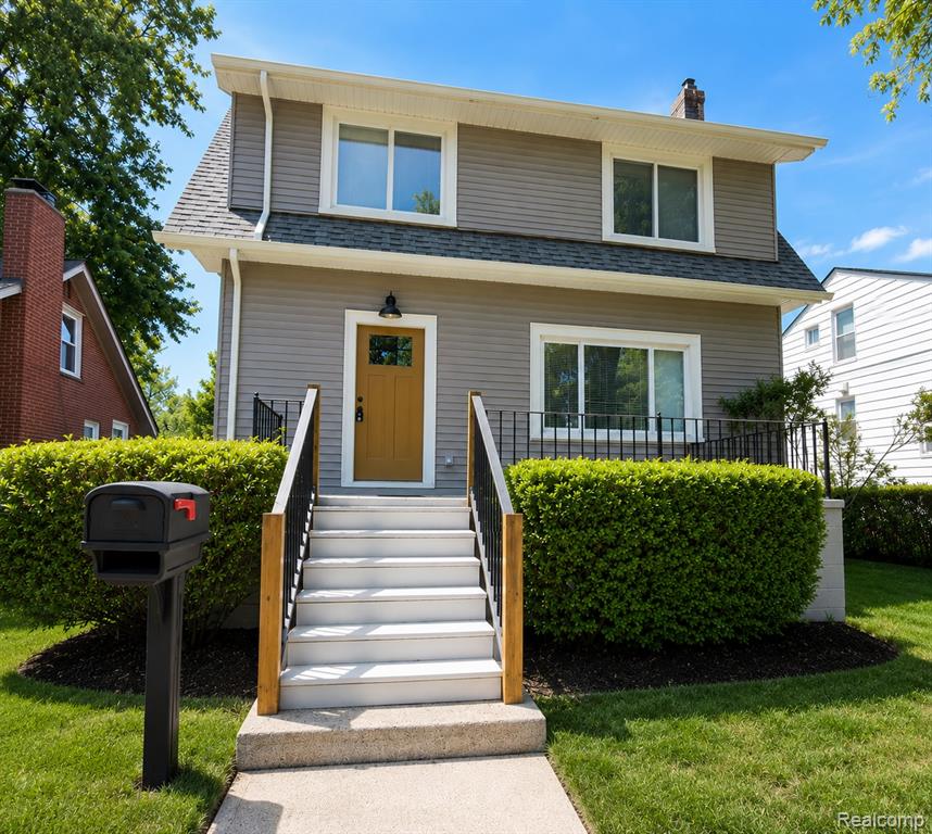 214 E Hazelhurst Street — photo