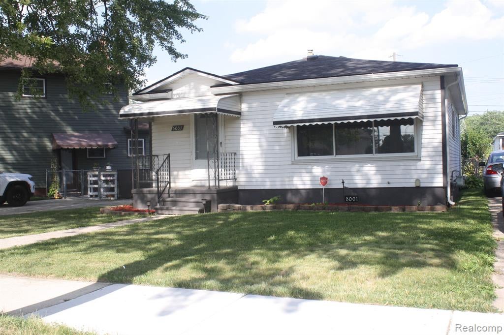 5001 Montfaucon Street — photo
