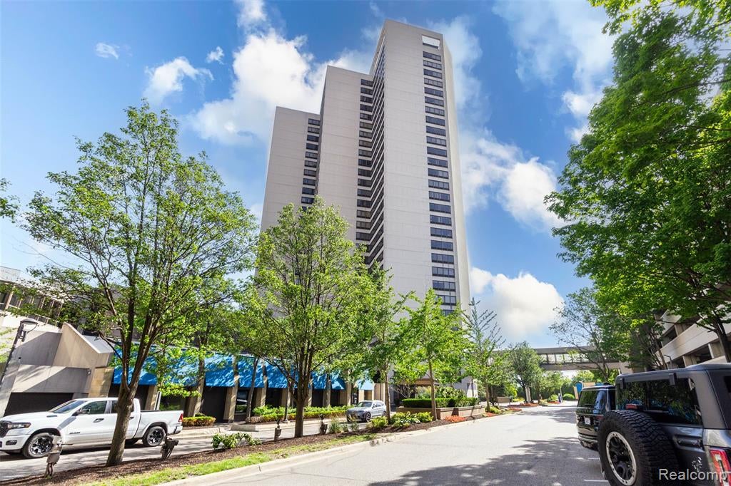 300 W Jefferson Avenue 26 — photo