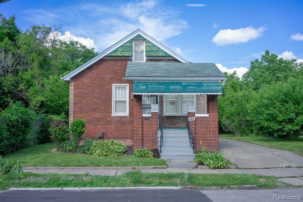 5672 Saint Clair Street — photo