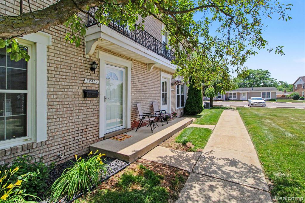 28427 Longmeadow Lane — photo