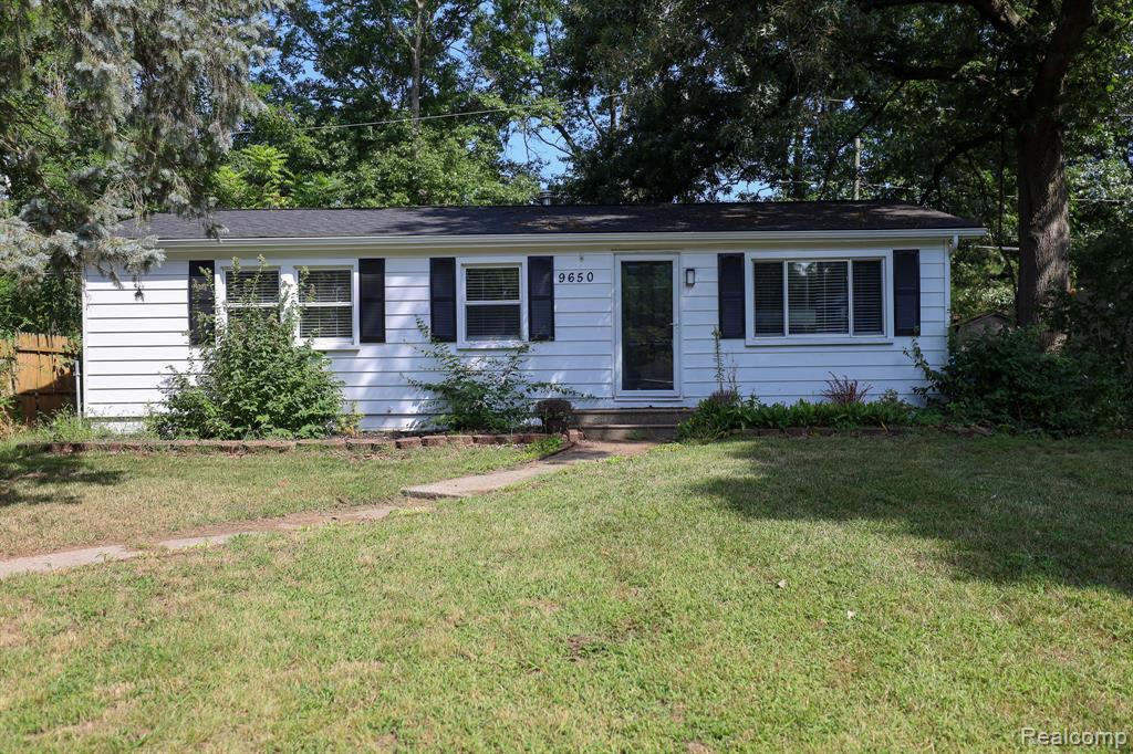 9650 Cooley Lake Road — photo