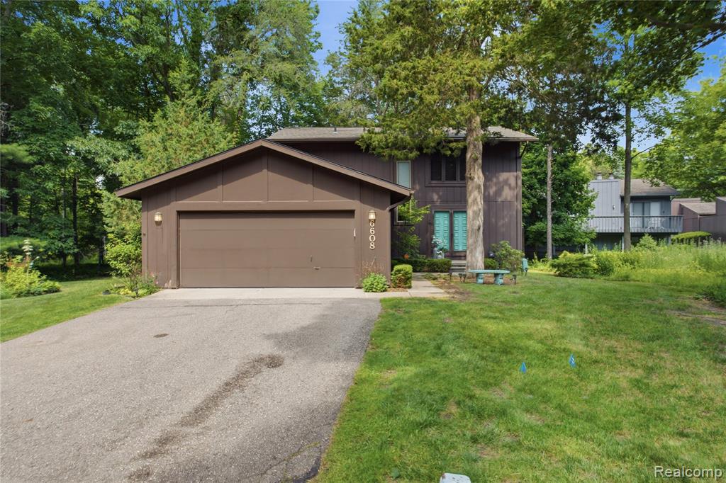 6608 Red Cedar Lane — photo