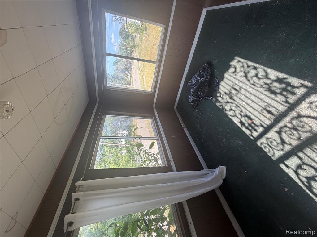 766 E Bundy Avenue, Flint, MI 48505 — photo 2