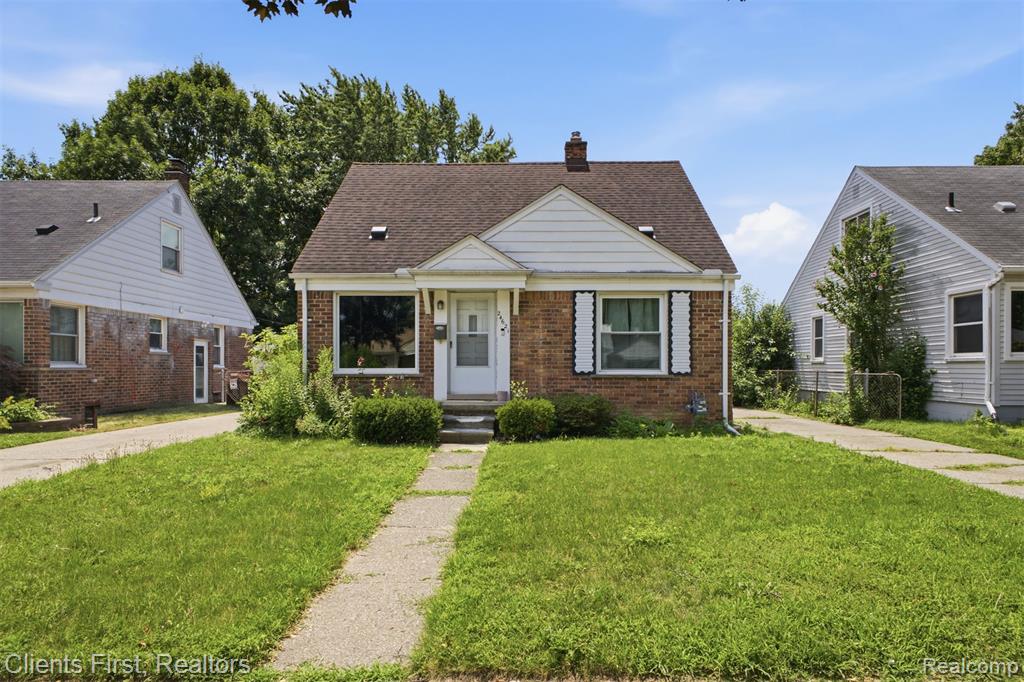 24621 Carlysle Street — photo