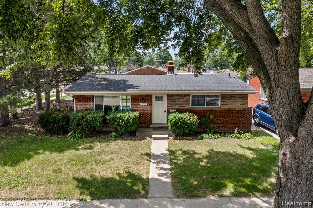 1720 Westbrook Drive — photo