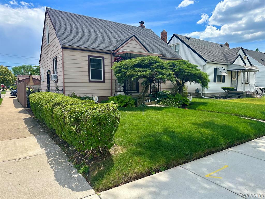 455 Campbell Street — photo