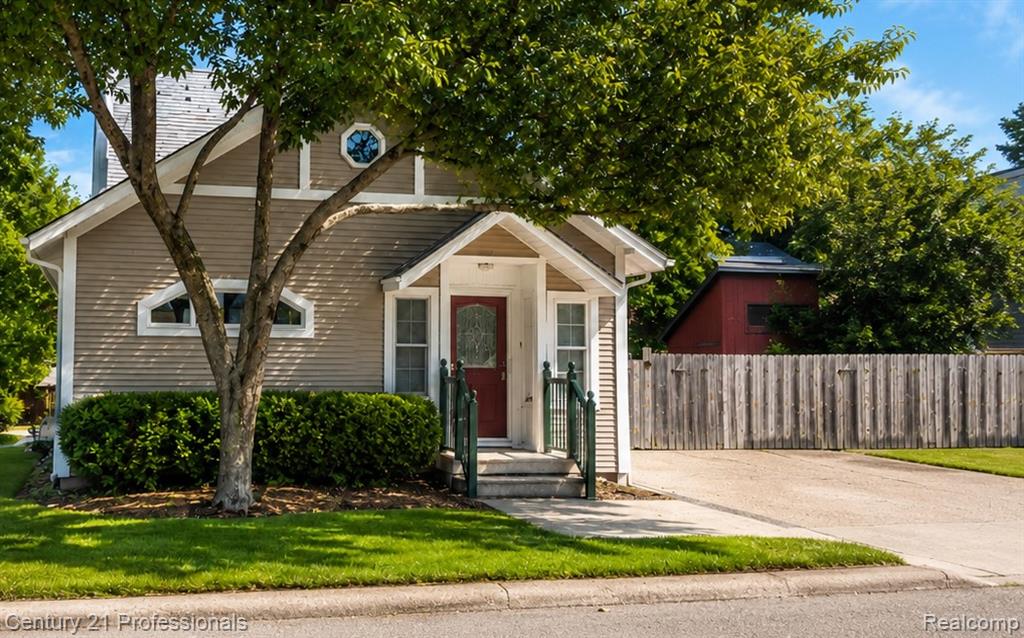 3668 Shorewood Road — photo