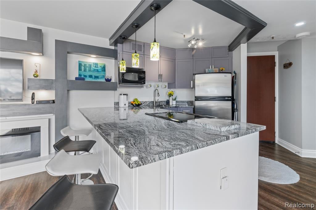 1001 W Jefferson Avenue 2H — photo