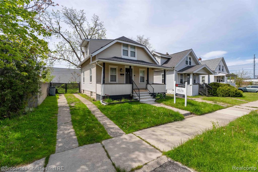 988 E Troy Street — photo