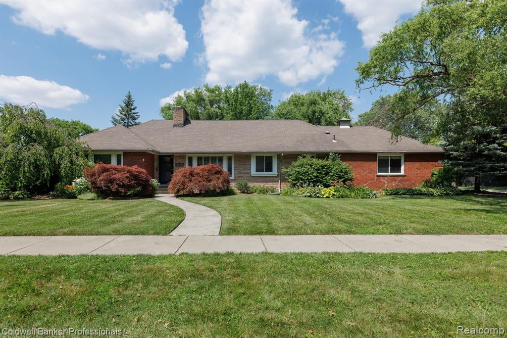 1416 N Renaud Road — photo
