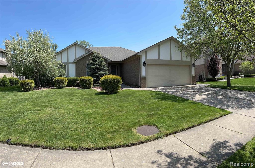 52156 Antler Drive — photo