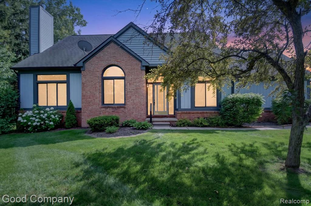 2701 Lochmoor Boulevard — photo