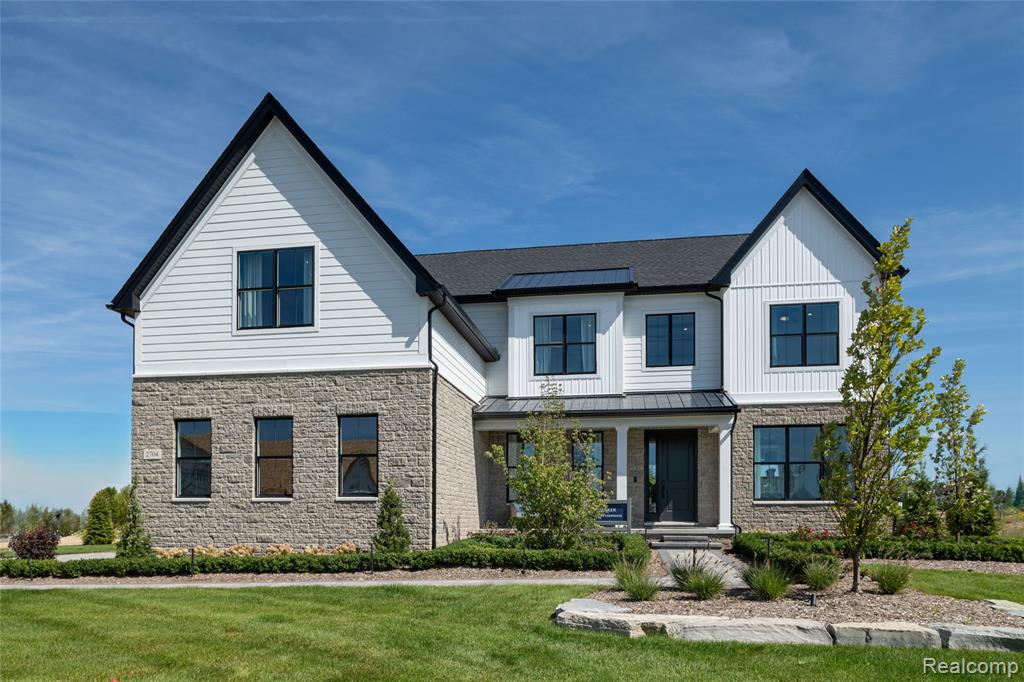 2704 Crystal Lake Drive — photo