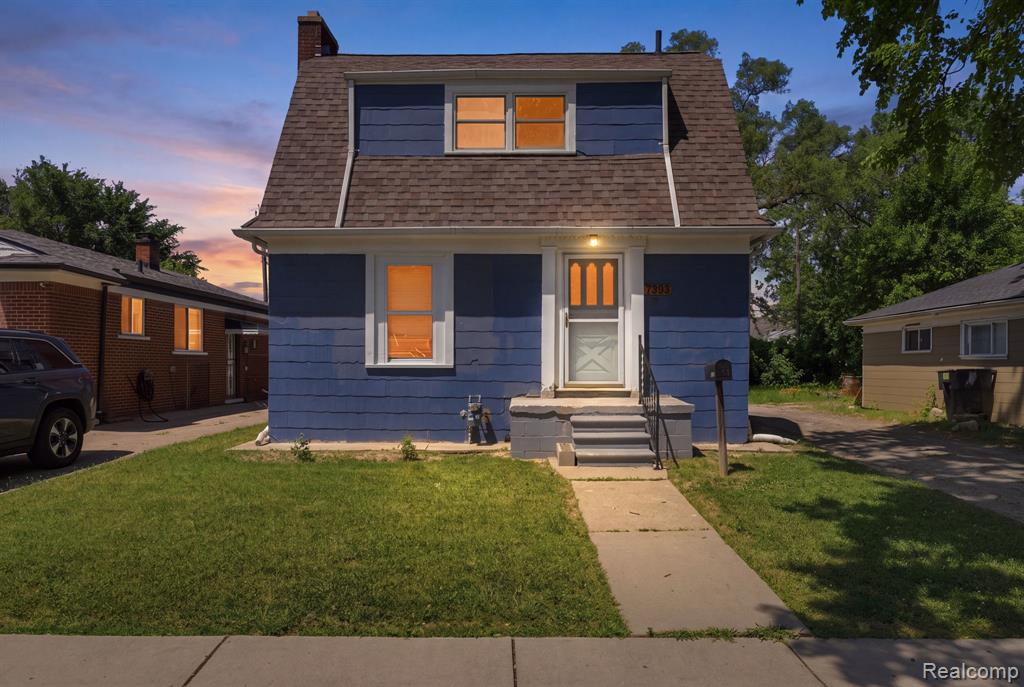 7393 Vaughan Street — photo